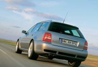 Audi RS4  2000 - 2001