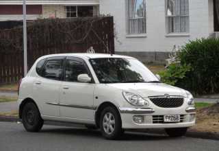 Toyota Duet хэтчбек 1998 - 2004