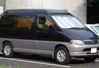 Toyota Regius минивэн 1999 - 2002