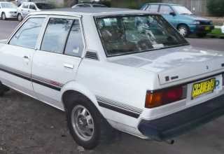 Toyota Corolla седан 1983 - 1985