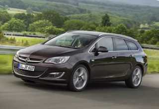 Opel Astra универсал 2012 - 