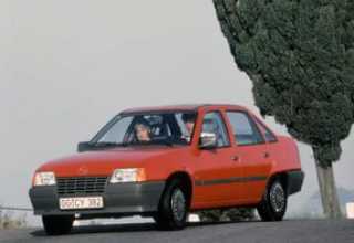 Opel Kadett седан 1985 - 1989