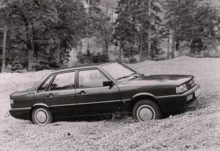 Audi 90 седан 1984 - 1986